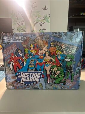 Justice League Collectible Box - Comic Art